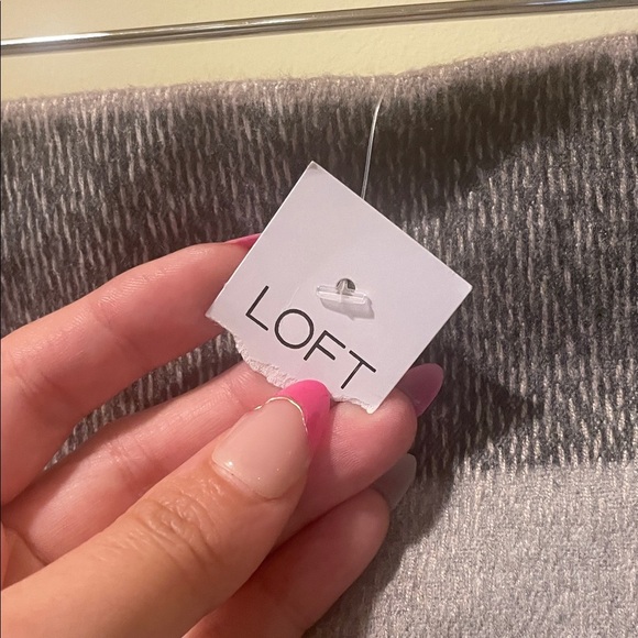 Women’s New LOFT Checkered Plaid Mini Skirt in Gray and Cream - Picture 2 of 6